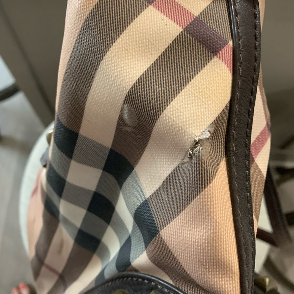 Burberry Purse - Picture 5 of 6